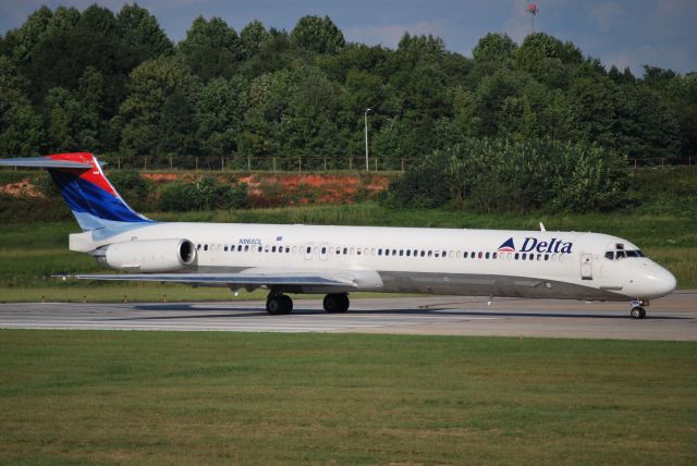 McDonnell Douglas MD-88 (N968DL) - In position and holding runway 18C - 9/27/09