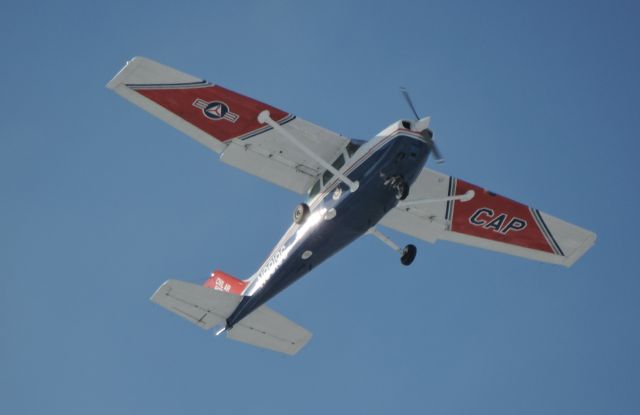 Cessna Skyhawk (N99196) - A Civil Air Patrol Skyhawk flying above displaying the view from the bottom of the Aircraft in the Winter of 2016.