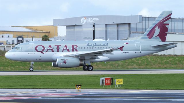 Airbus A319 (A7-HHJ) - Backtracking RW31
