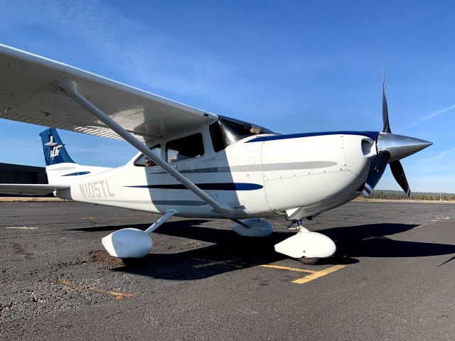 Cessna Skylane (N105TL)