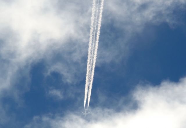 Boeing 787-9 Dreamliner (CC-BGD) - CC-BGD | LAN750 | SCL>GRU | B-789br /VERTICAL DE CASCAVEL-BRA | 17.05.2017 - 10:44 | FL390