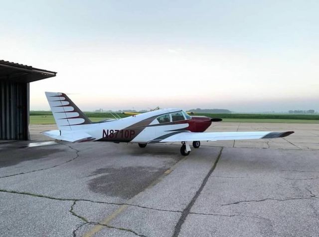 Piper PA-24 Comanche (N8710P)