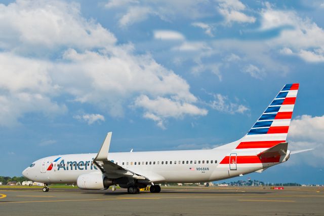 Boeing 737-800 (N968AN) - The very 1st photo of N968AN with the new livery on FlightAware.Com !