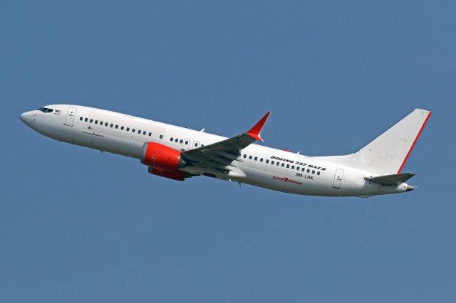 Boeing 737 MAX 8 (9M-LRK)