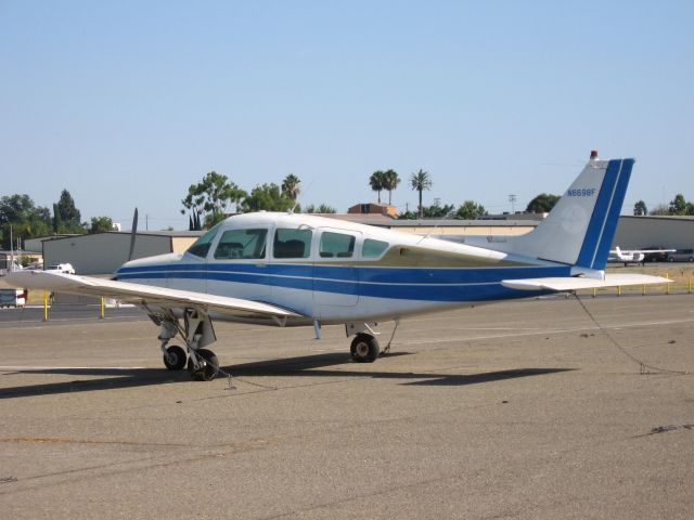 Beechcraft Sierra (N6698F) - Parked at Fullerton