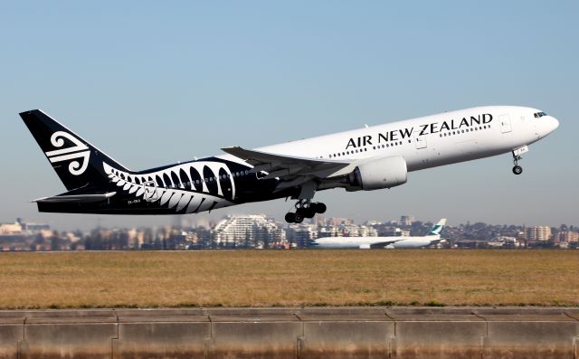 Boeing 777-200 (ZK-OKA) - Lifting Off From Rwy 34R