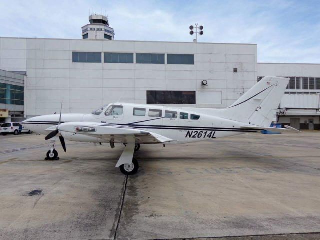 Cessna 402 (N2614L)