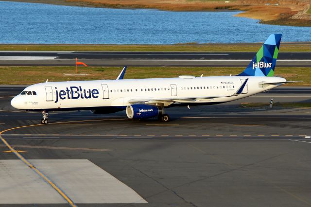 Airbus A321 (N946JL) - JBU 288 taxiing in from Los Angeles