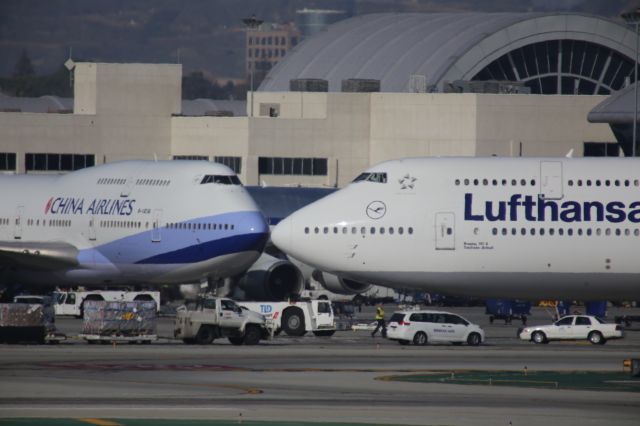 BOEING 747-8 (D-ABYF)