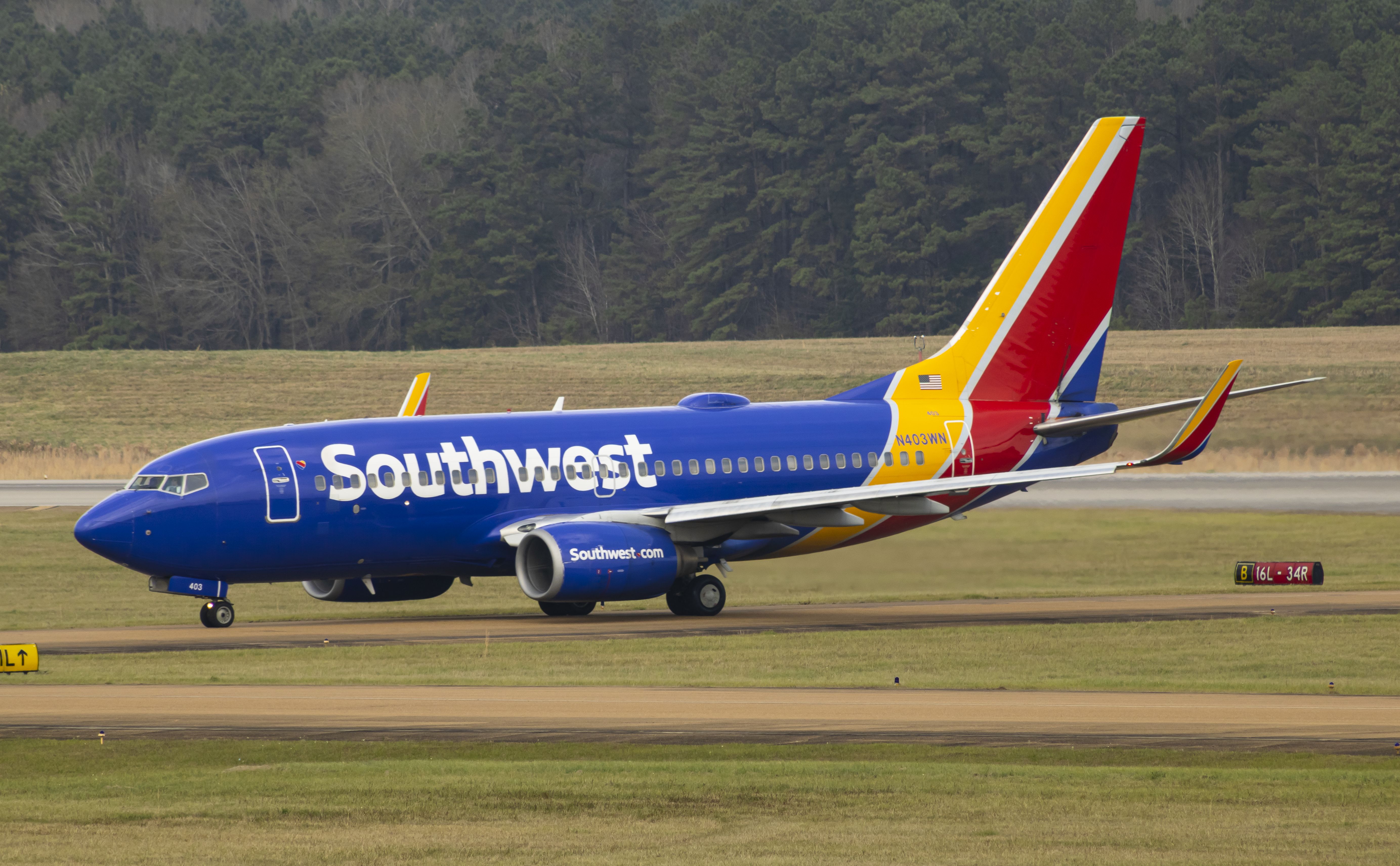 Boeing 737-700 (N403WN)