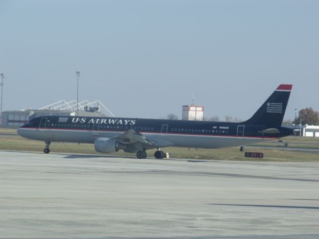 Airbus A321 (N180US)