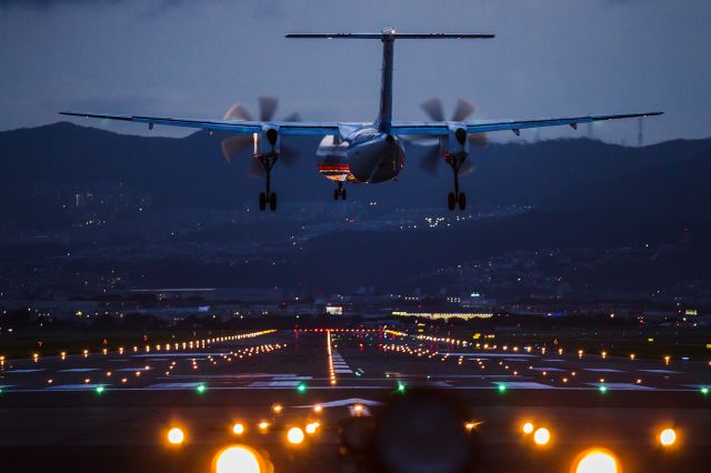 de Havilland Dash 8-400 — - Bombardier DHC-8-402Q