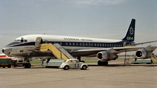 Piper Apache (N852F) - ONA DC-8-55CF in 1968 at Düsseldorf (EDDL)