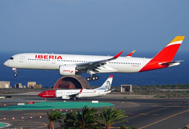 Airbus A350-900 (EC-NXD)