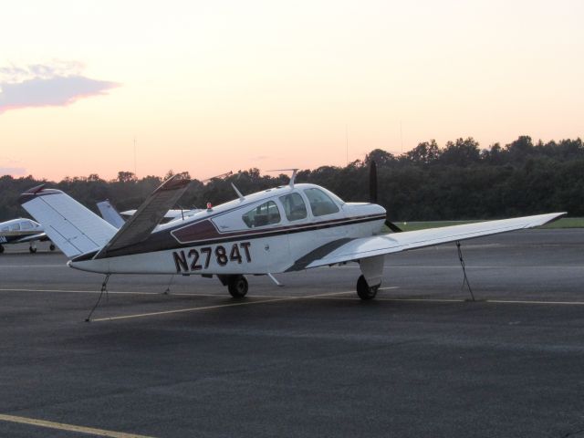 Beechcraft 35 Bonanza (N2784T)
