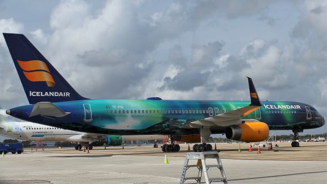 Boeing 757-200 (TF-FIU) - "Hekla Aurora" on January 14, 2020