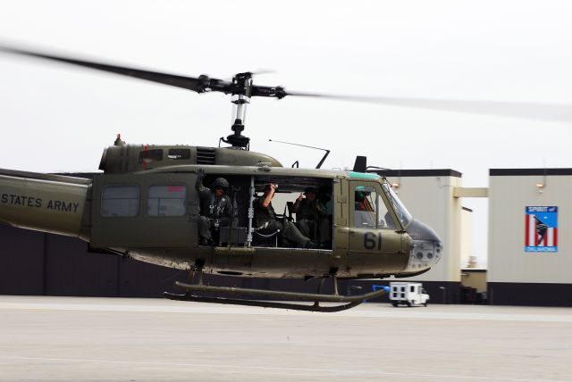 Bell UH-1V Iroquois (N624HF) - Sky Soldiers at Wings Over Whiteman 2010