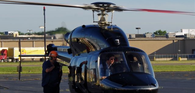 Bell 427 (N429TD) - LINDEN, NEW JERSEY, USA-SEPTEMBER 04, 2018: Hot refueling at Linden Airport