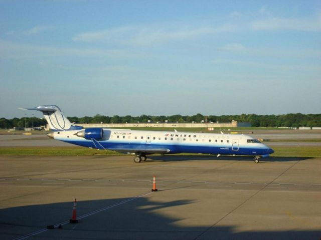 Canadair Regional Jet CRJ-700 (N744SK)