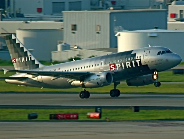 Airbus A319 (N522NK) - PANNING AND BLURRING ,OUT OF AT LEAST A 100 THIS WAS THE ONLY ONE THAT WAS PRESENTABLE..