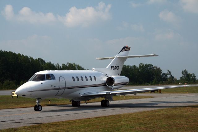 Hawker 800 (N90FB)