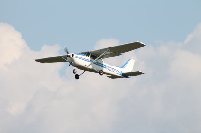 Cessna Skyhawk (N65645)