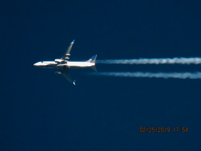 Boeing 737-800 (N37253)