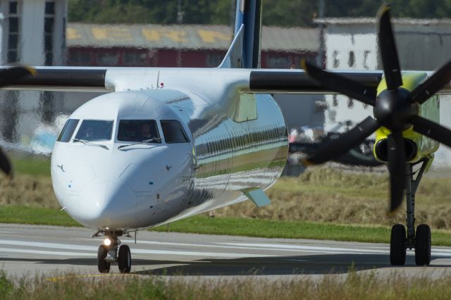 de Havilland Dash 8-400 (HB-JIJ)