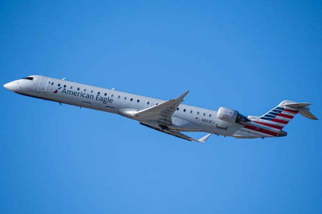 Canadair Regional Jet CRJ-900 (N923FJ) - ASH5869 - RNO to PHX - 29 Dec, 2020