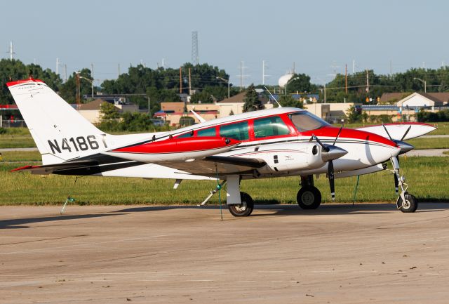 Cessna Executive Skyknight (N4186T)