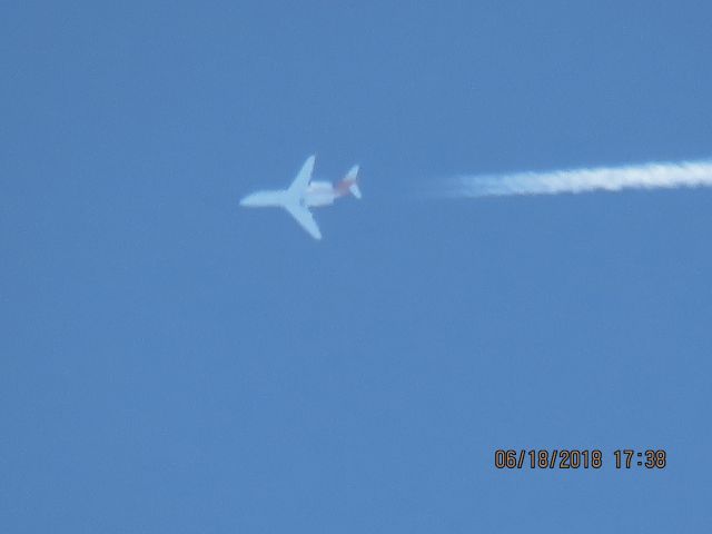 Bombardier Challenger 300 (N555GE)