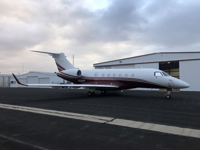 Embraer Legacy 550 (N24YP)