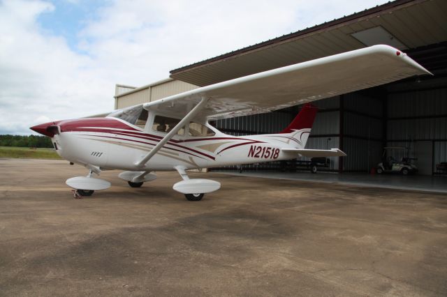 Cessna Skylane (N21518)