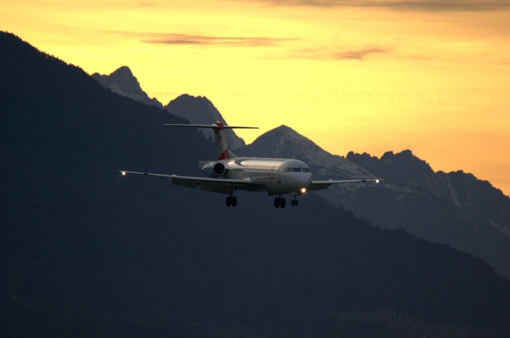 Fokker 100 (OE-LVD) - Beautiful sunset with this incoming Fokker 100.