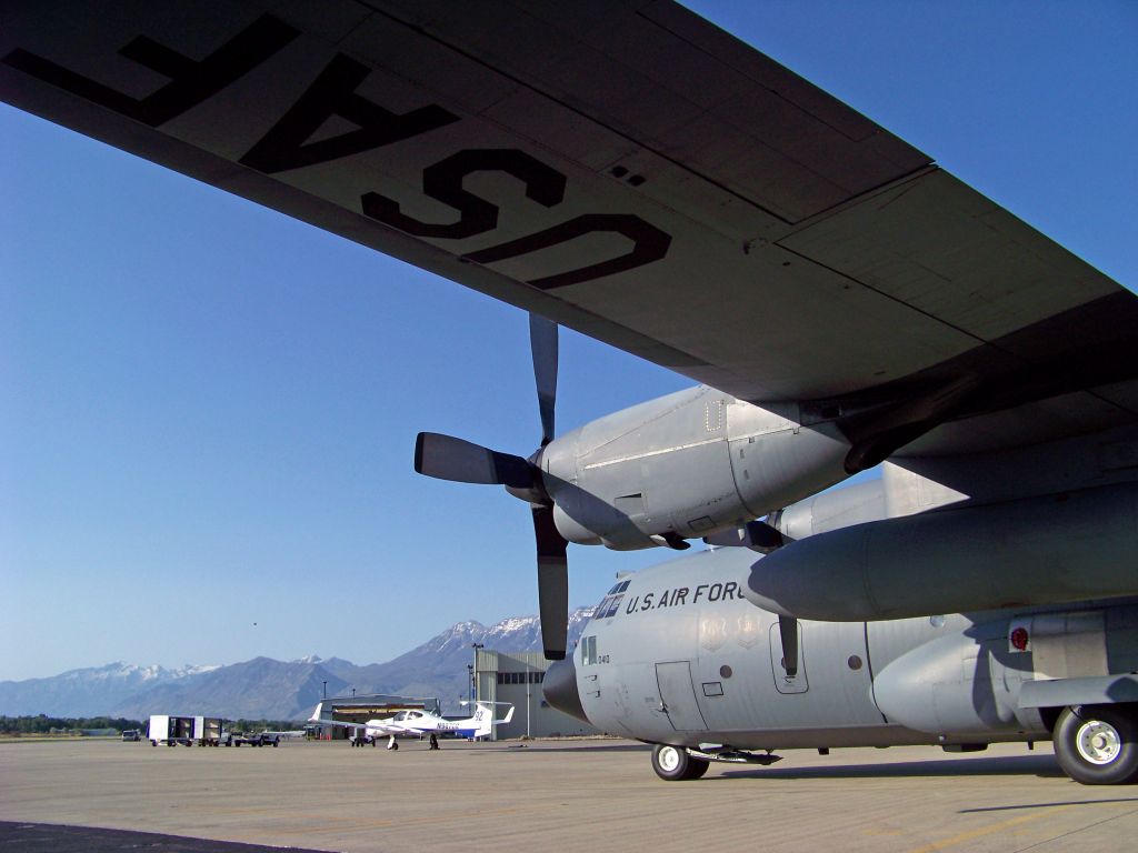 Lockheed C-130 Hercules —