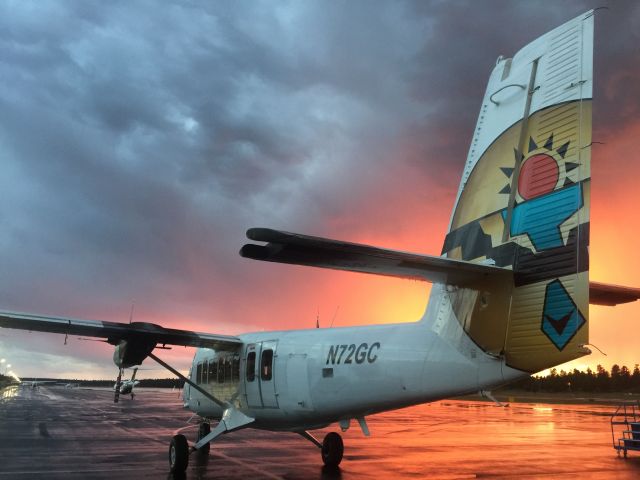 Douglas DC-6 (N72GC) - Dehavilland Twin Otter DHC-6