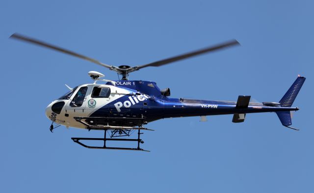 SCHLEICHER ASH-30Mi (VH-PHW) - Polair 1 Arriving At Base