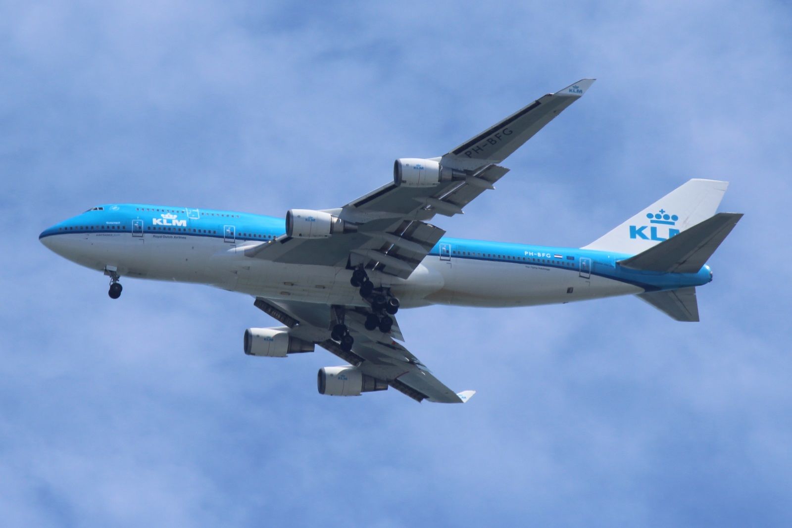 Boeing 747-400 (PH-BFG) - approximately 10km from KSFO, altitude 2000~2500 feet.