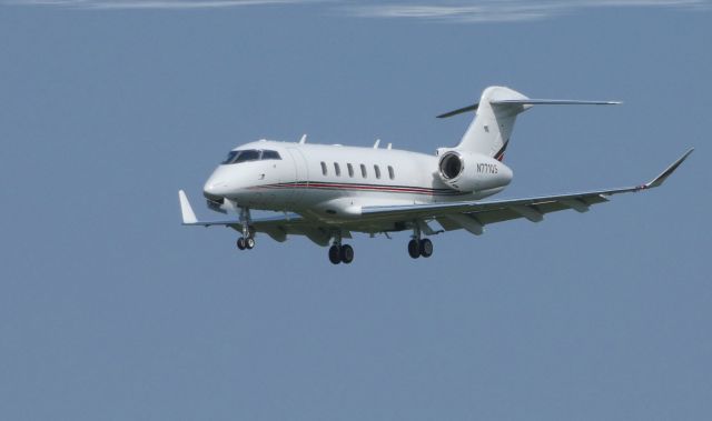 Canadair Challenger 350 (N771QS) - On final is this 2018 Canadair Challenger 350 in the Summer of 2019.