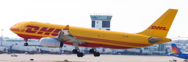 Airbus A330-200 (D-ALEJ)
