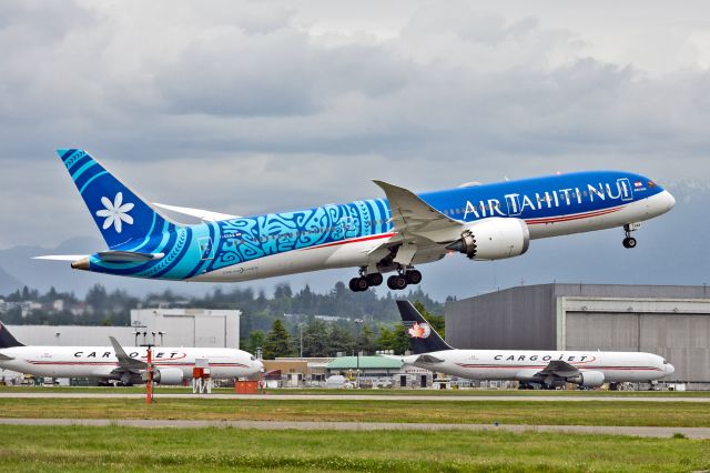 Boeing 787-9 Dreamliner (F-OVAA)