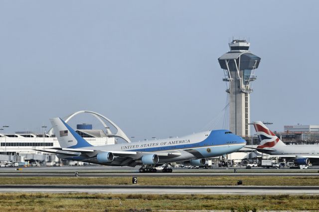 N28000 — - President Obama arrives at the Los Angeles International Airport, May 10, 2012, about fifteen minutes ahead of schedule, 6:15pm. – Weather was pleasant but slightly hazy