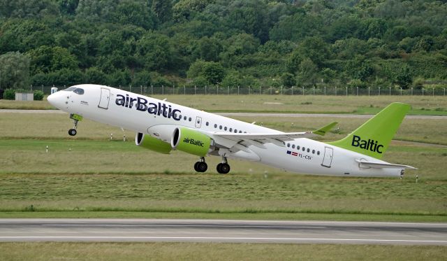 YL-CSI — - take off at DUS/EDDL, 06. jun 2022