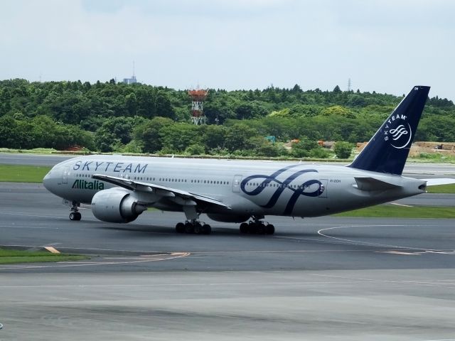 Boeing 777-200 (EI-DDH)