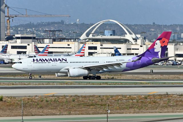 Airbus A330-200 (N384HA)