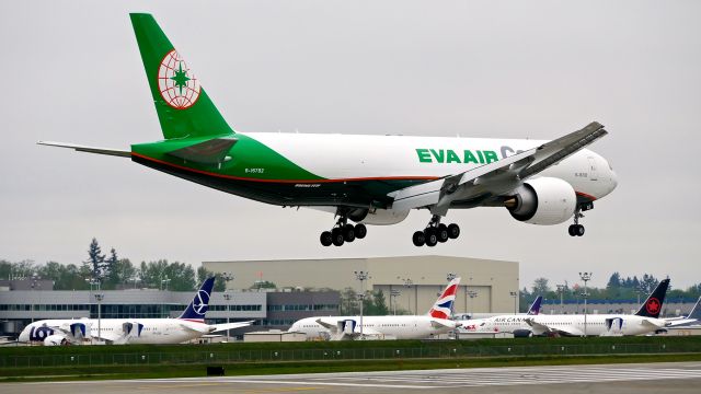 Boeing 777-200 (B-16782) - BOE222 on final to Rwy 16R to complete a C1 flight on 4.27.18. (ln 1551 / cn 62825).