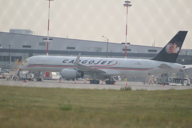 Boeing 757-200 (C-GCJS)