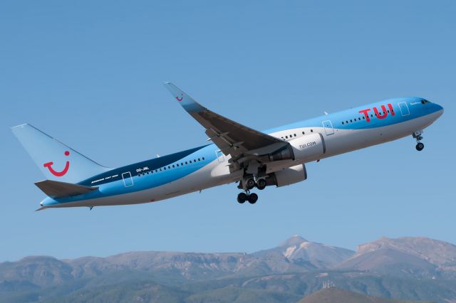 BOEING 767-300 (OO-JNL) - TENERIFE SUR AIRPORT (TFS/GCTS)br /08/11/2015br /Manuel EstevezR-MaferSpotting