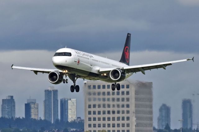 Airbus A321 (C-GJVX)