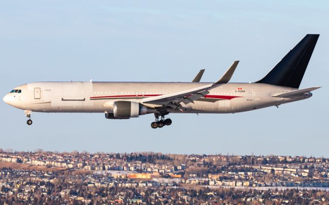 BOEING 767-300 (C-FCPD)